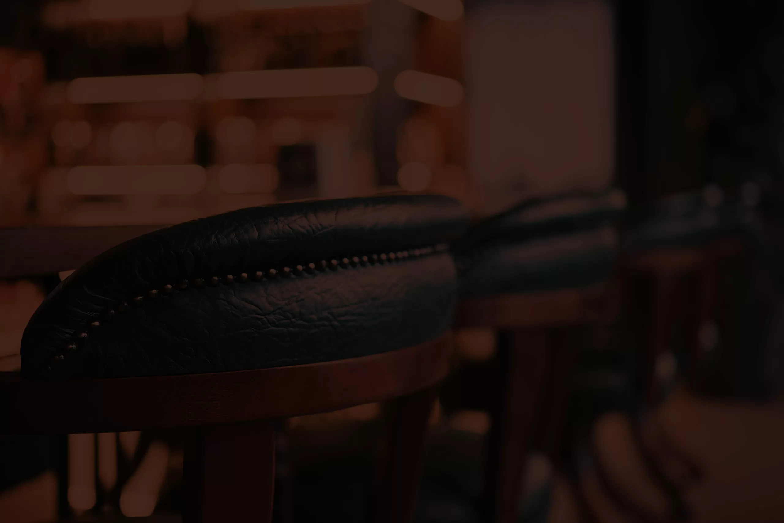 Texture sombre violette en arrière-plan, ambiance immersive